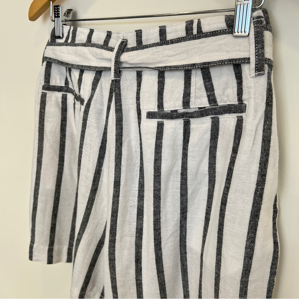 ❤️💜💙💛 Sanctuary White Navy Striped Linen Inland High Rise Paperbag Shorts NWT - Picture 5 of 10